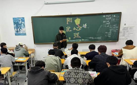 说明: 53908943dcc5d2f8e9ab17e4c6b768a
